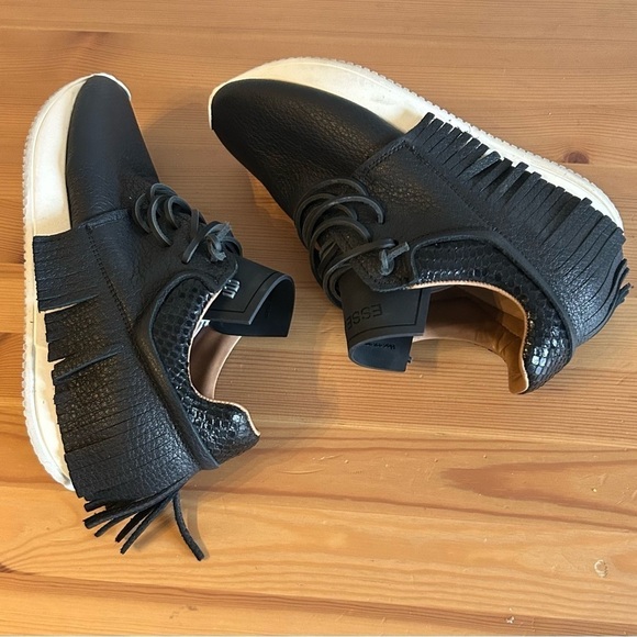 Esseutesse Black Fringe Sneakers Size 37 - Picture 4 of 9